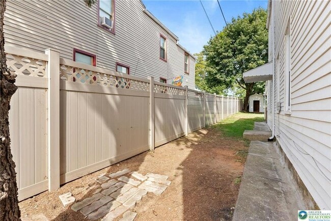 Building Photo - 821 Jackson St