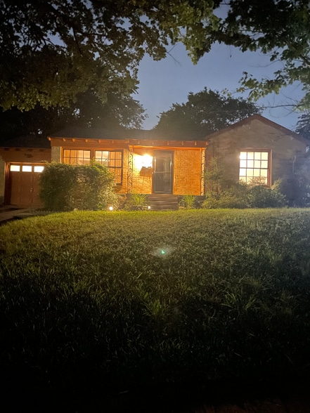 Building Photo - 6109 Greenmere Pl