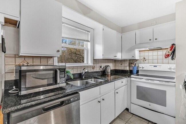 Building Photo - 177 Franklin St