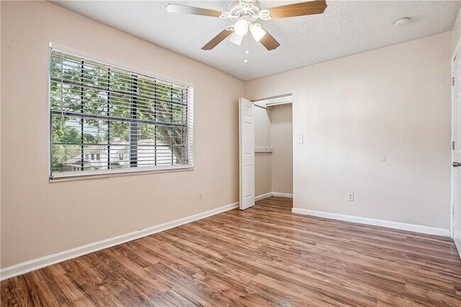 Building Photo - 6593 Sleepy Hollow Ln