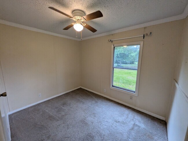 Building Photo - 7988 Hickory Hollow Dr