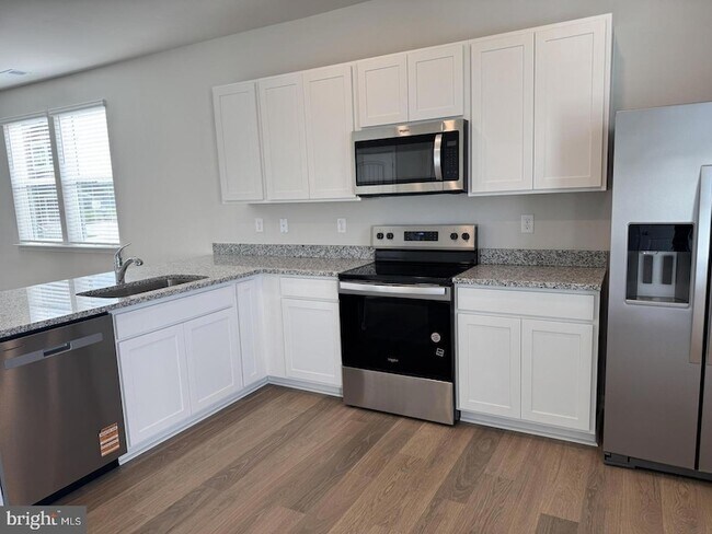 Building Photo - 1408 Sugarplum Ln