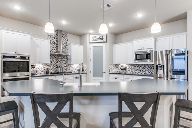 Building Photo - BEAUTIFUL 3-BEDROOM HOME IN THE ENCLAVE AT...