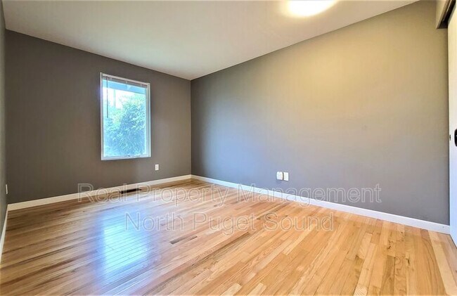 Building Photo - 7914 44th Ave W