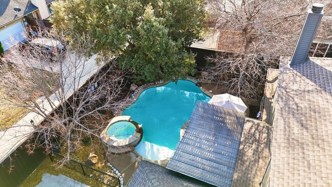 Building Photo - 2008 Vista Dr