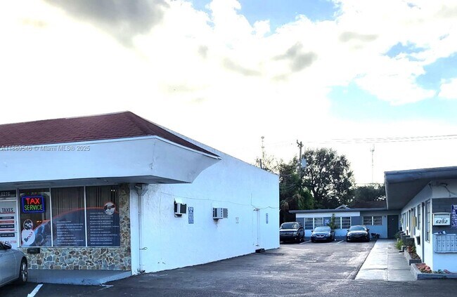 Primary Photo - 6300 Miramar Pkwy