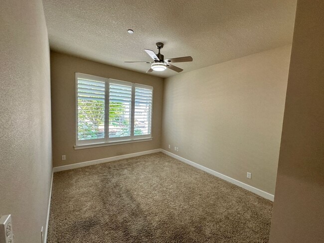 Building Photo - Gorgeous 4 Bedroom 2.5-Bath House in Tigar...