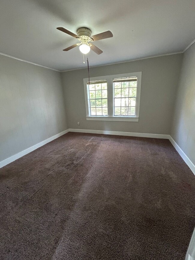 Building Photo - 1416 Martel St