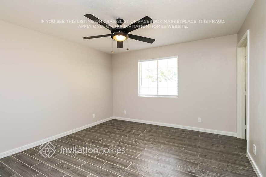 Building Photo - 1562 W Carol Ave