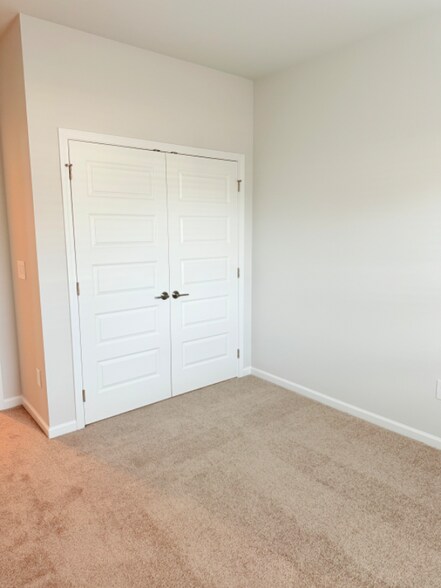 Building Photo - 205 Wayland Rdg Dr