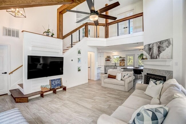 Building Photo - 20916 High Dr