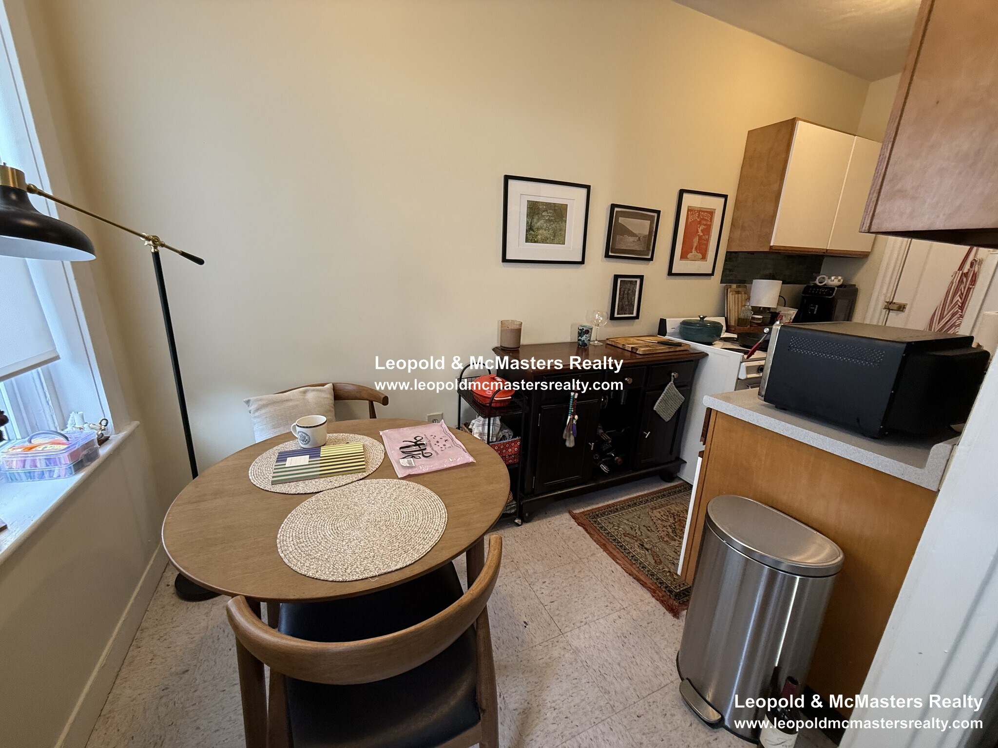 Building Photo - 164 Kelton St