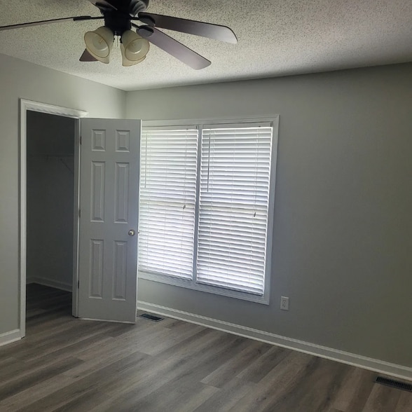 Building Photo - 2405 King Arthurs Ct