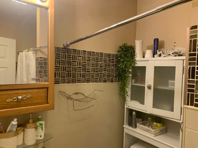 Building Photo - 270 N 1st Ave