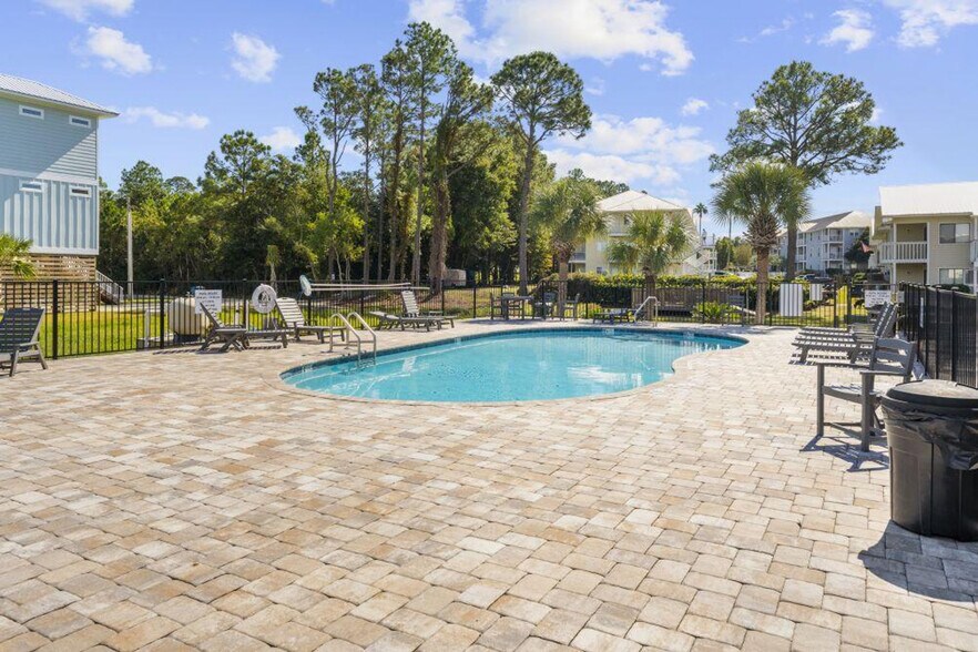 Building Photo - 25925 Canal Rd