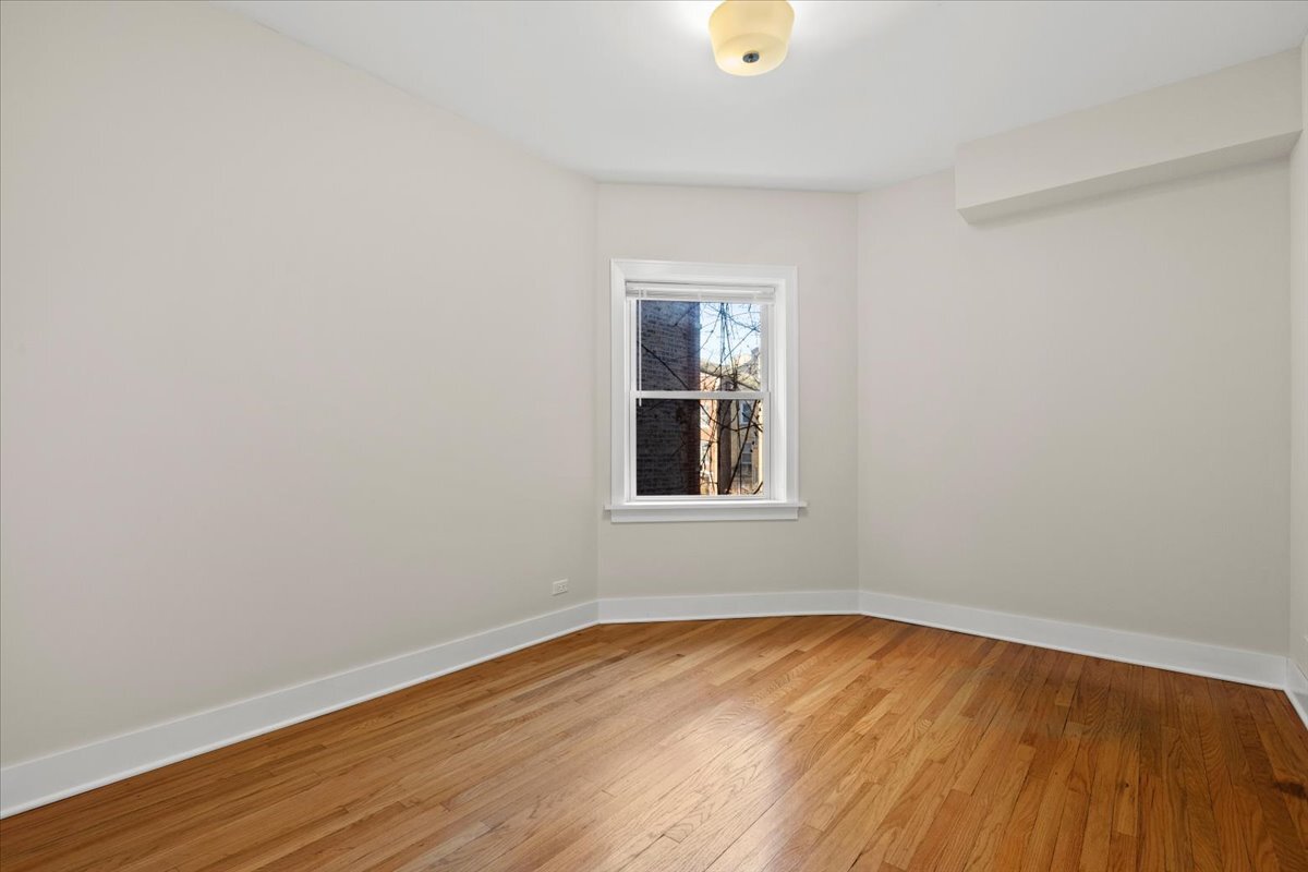 Building Photo - 4912 N Washtenaw Ave