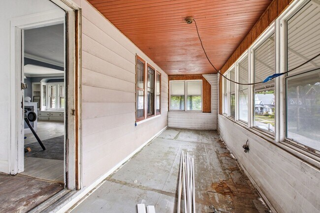 Building Photo - 12313 Rexford Ave
