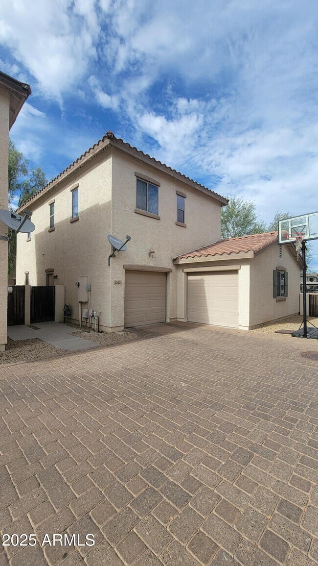 Building Photo - 2515 N 148th Dr