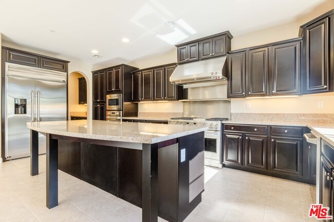Building Photo - 28128 N Anvil Ct
