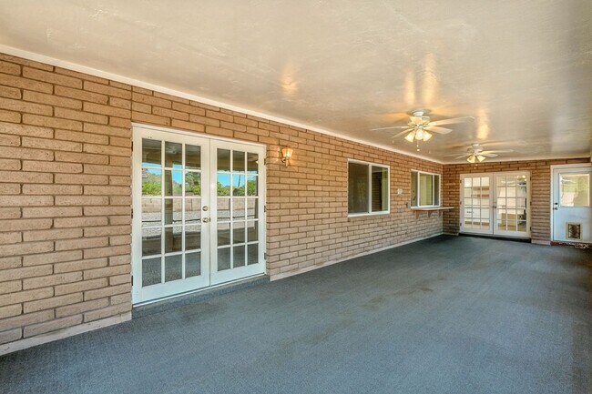 Building Photo - Beautiful 3 bed, 2 bath w/ bonus Room, loc...