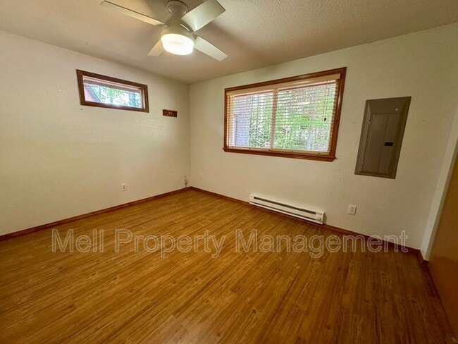 Building Photo - 231 Dogleg Pl