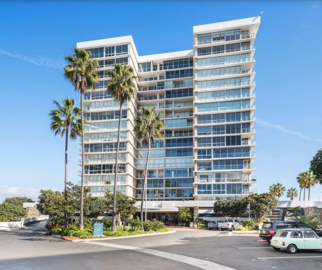 Building Photo - 1820 Avenida Del Mundo