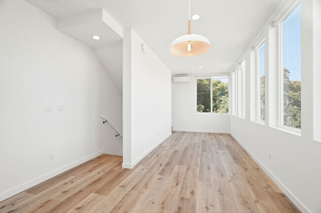 Building Photo - 8823 9th Ave SW