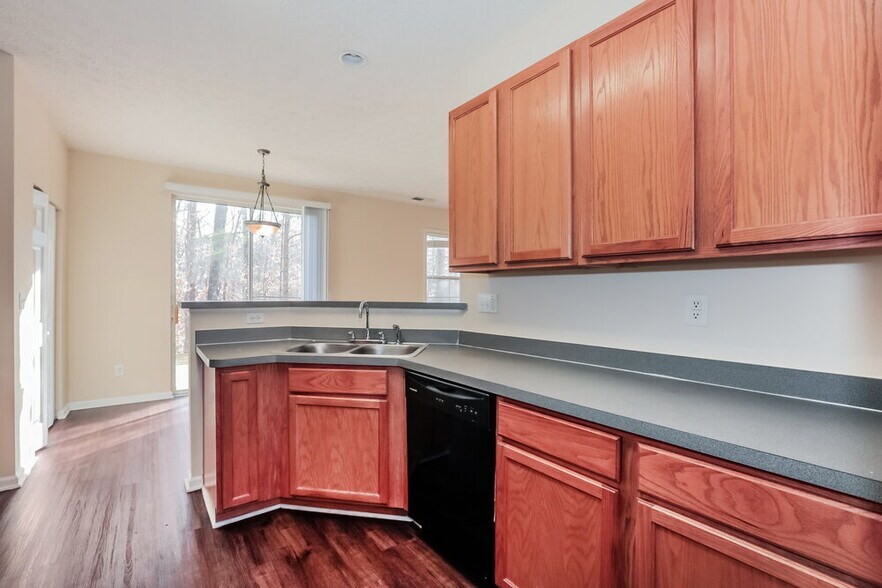 Building Photo - 7069 Silver Bend Pl SE