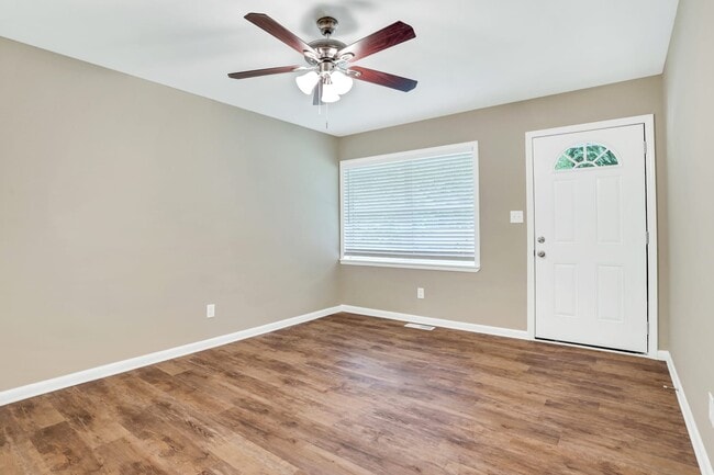 Building Photo - 1154 Penn Ct Se