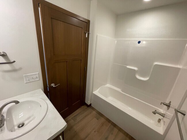 Building Photo - 1005 Morning Star Ln