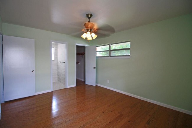 Building Photo - 6825 Neff St