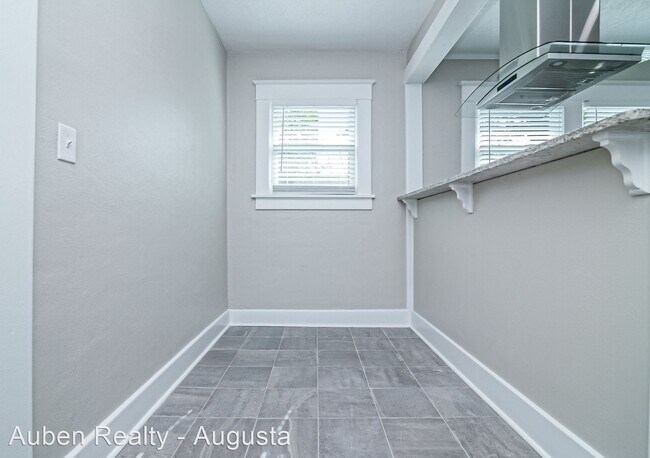 Building Photo - 3 br, 2 bath House - 1313 Merry Street