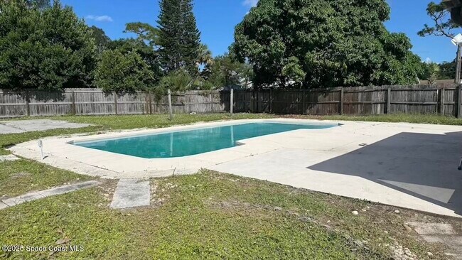 Building Photo - 496 Poinciana Dr
