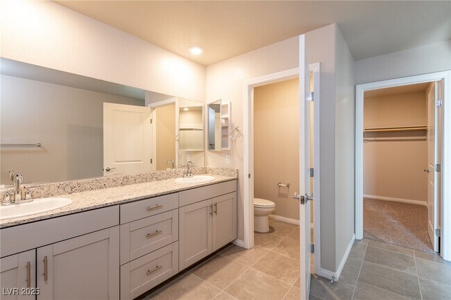 Building Photo - 480 Silverweed Ave