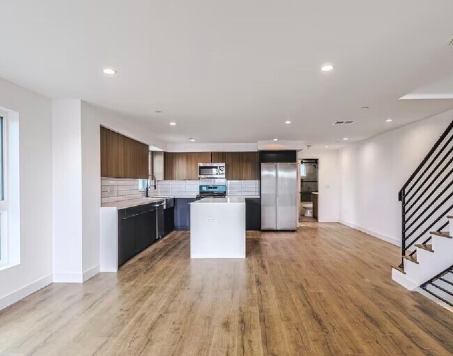 Building Photo - 6222 Banner Ave