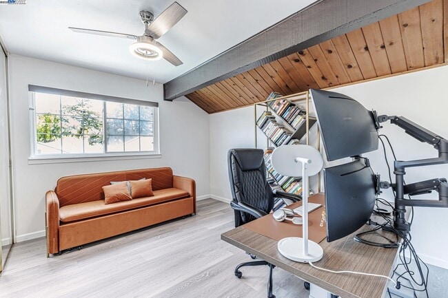 Building Photo - 1835 Cam Estrada