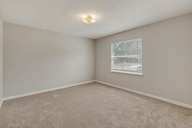 Building Photo - 11034 Key Haven Blvd