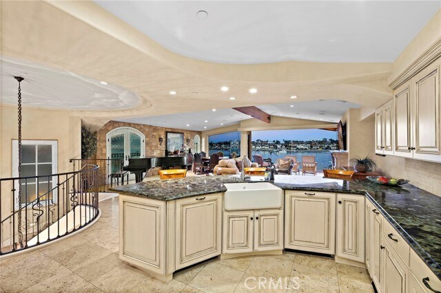 Building Photo - 900 E Balboa Blvd