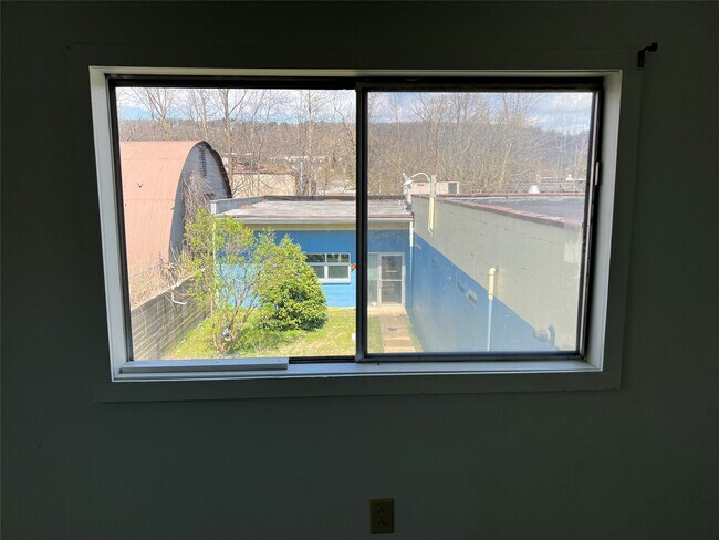 Building Photo - 4 Erie St