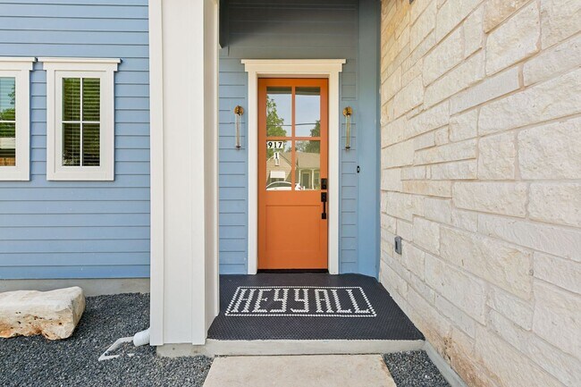 Building Photo - 917 E 37th St