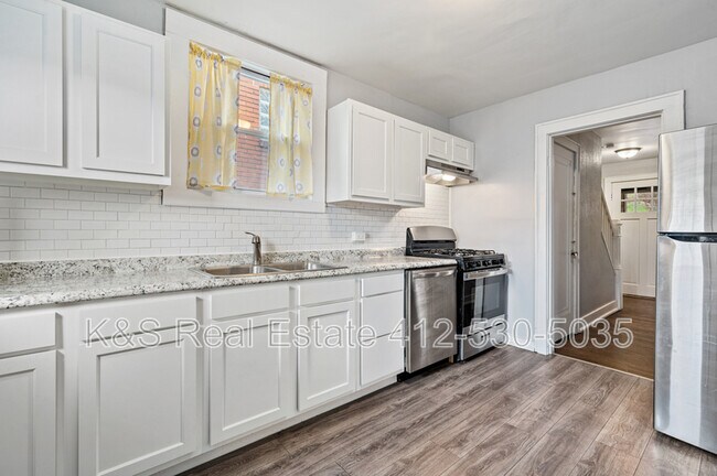 Building Photo - 139 Sumner Ave