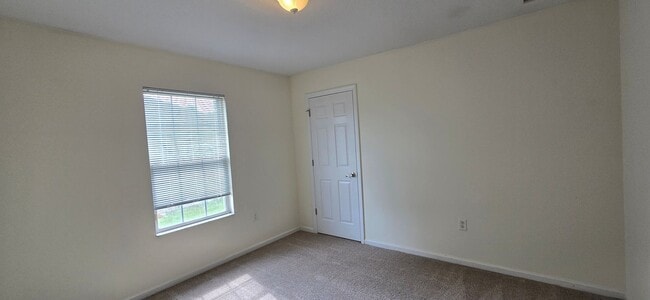 Building Photo - Single Family Home in Grandview