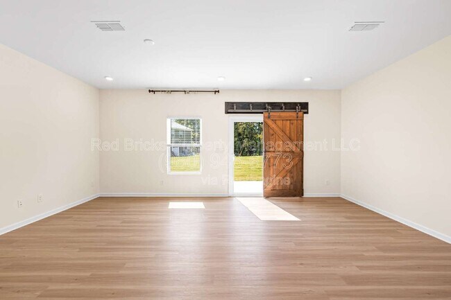 Building Photo - 229 Quinn Rd