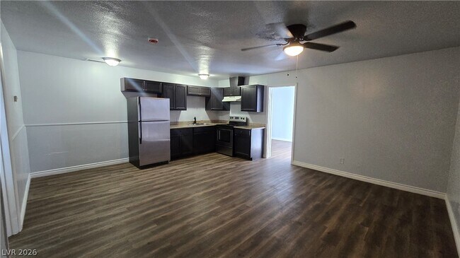 Building Photo - 716 N 11th St