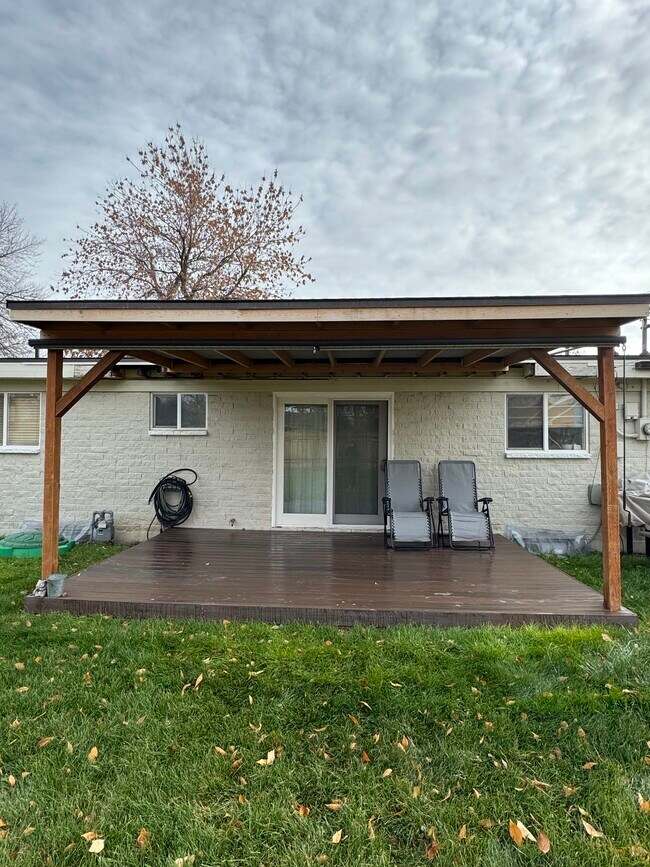 Building Photo - 613 Sykes Dr