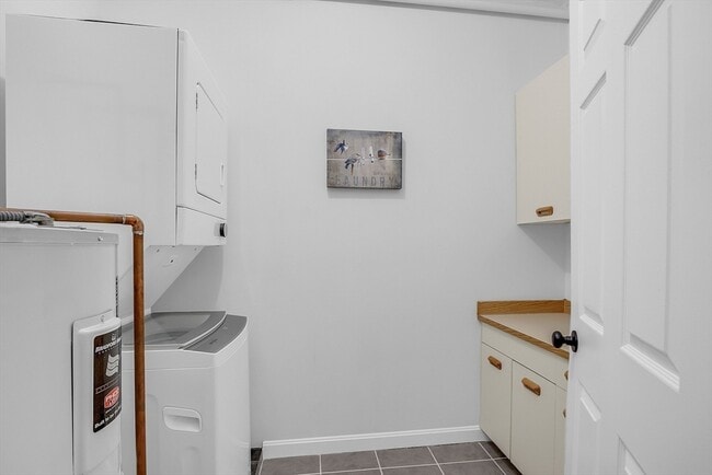 Building Photo - 200 Market St