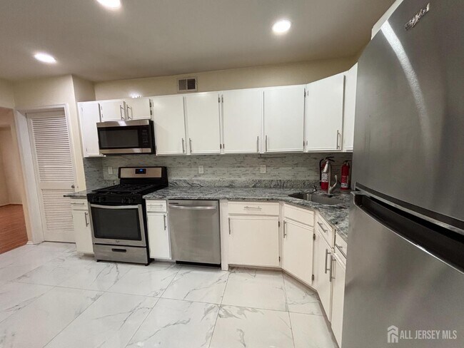 Building Photo - 1301 Plymouth Rd