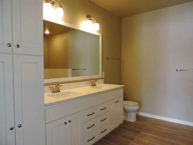 Building Photo - LUXURY CONDO - AVAILABLE NOW - MOVE IN PROMO