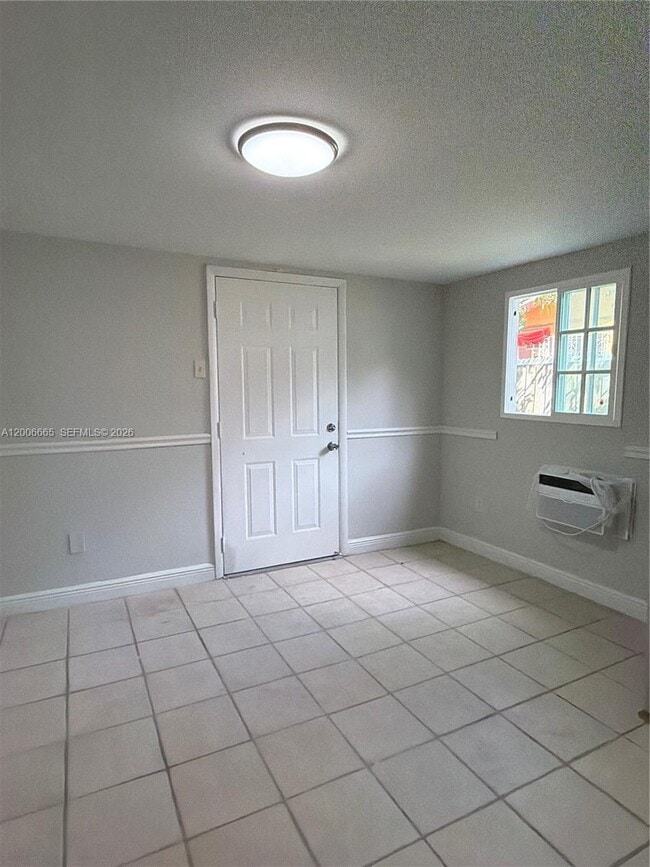 Building Photo - 1350 SW 13th St