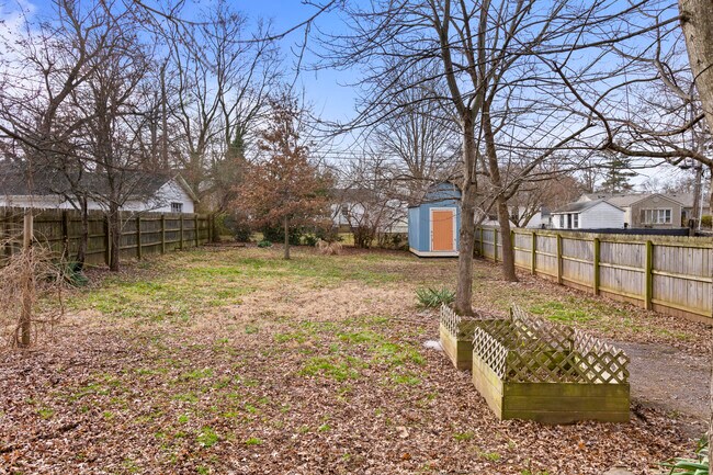 Building Photo - 622 Longview Dr